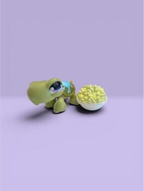 Littlest Pet Shop Turtle #149 and Popcorn Food Bowl Accessory LPS